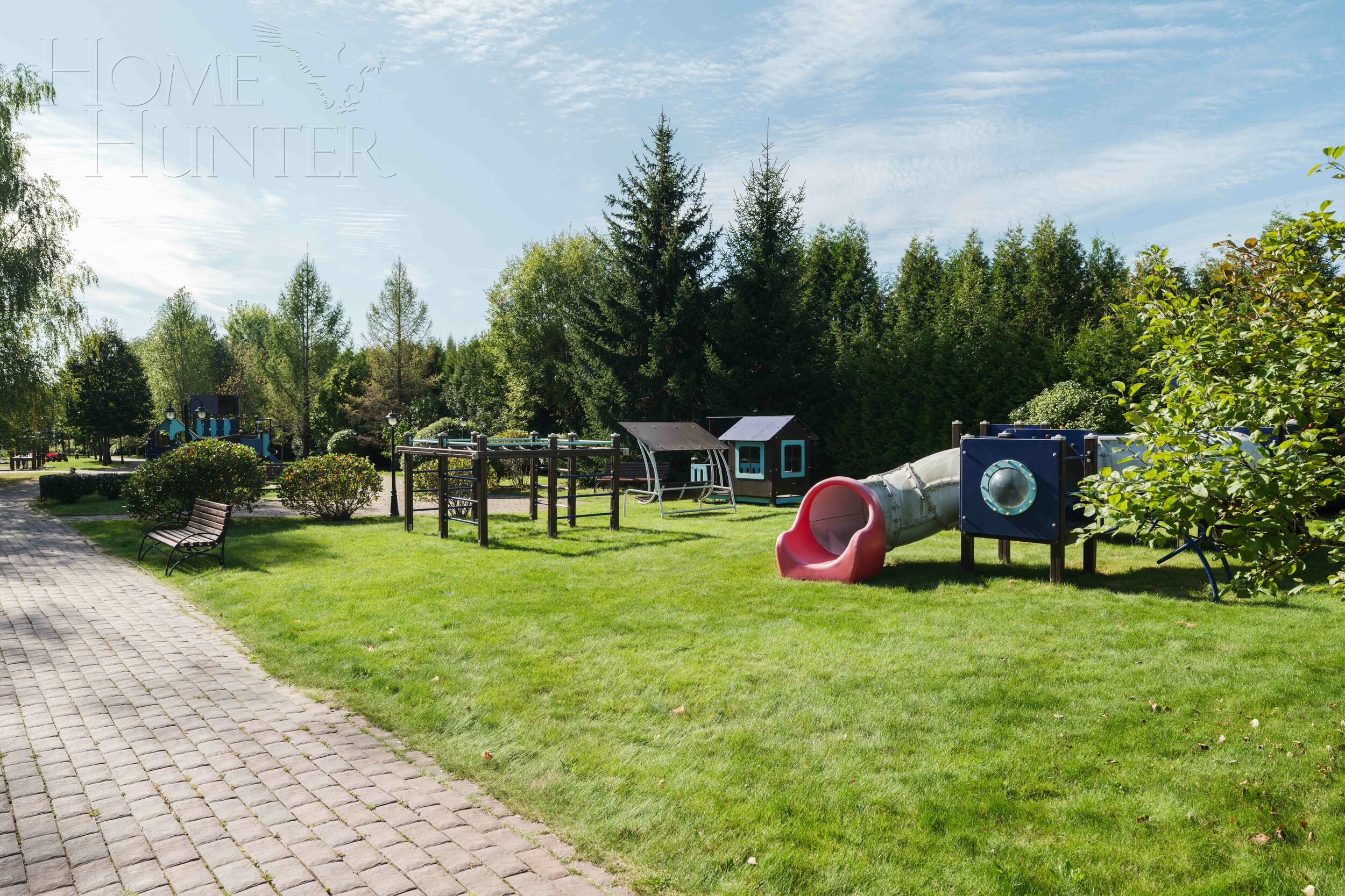 2-этажный коттедж 1 235 м² с отделкой