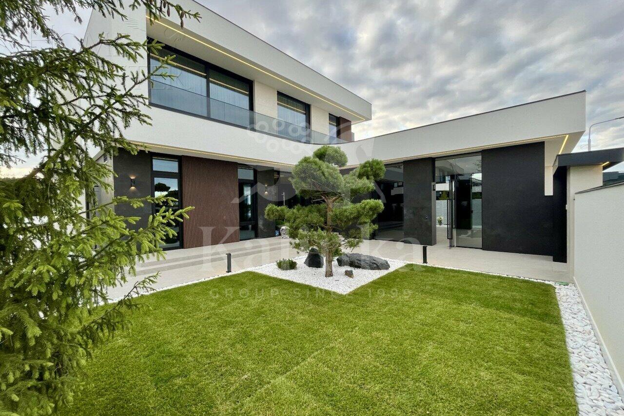 2-этажный коттедж 435 м² с отделкой