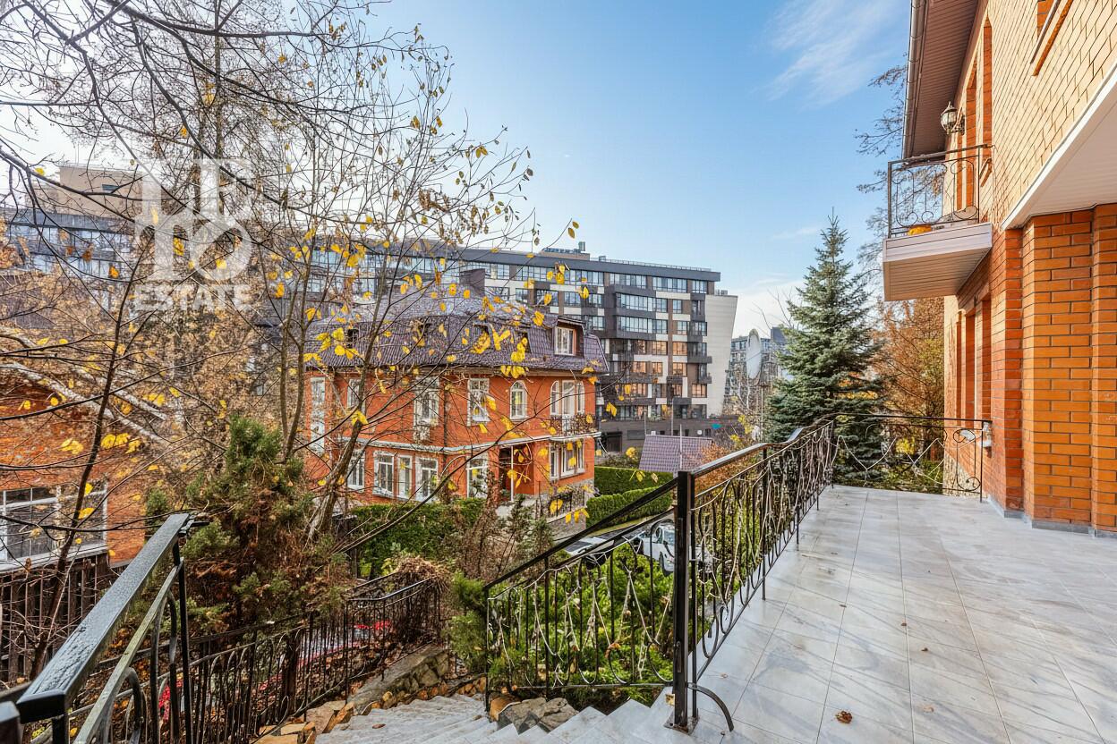 3-этажный коттедж 472 м² без отделки