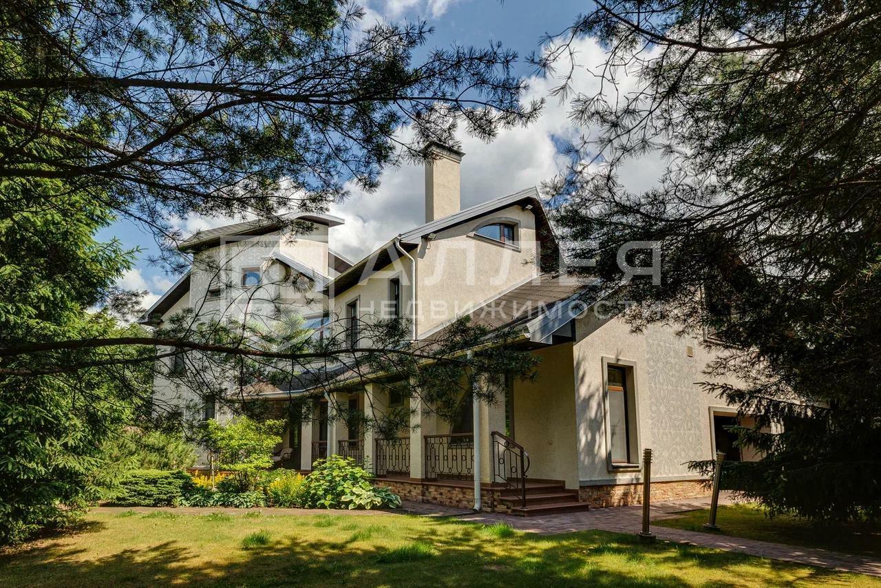 2-этажный коттедж 550 м² с отделкой