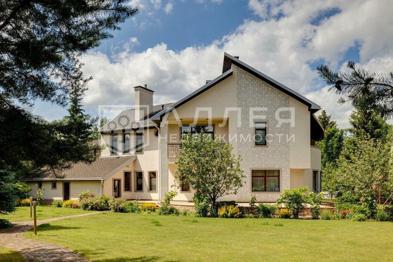 2-этажный коттедж 550 м² с отделкой