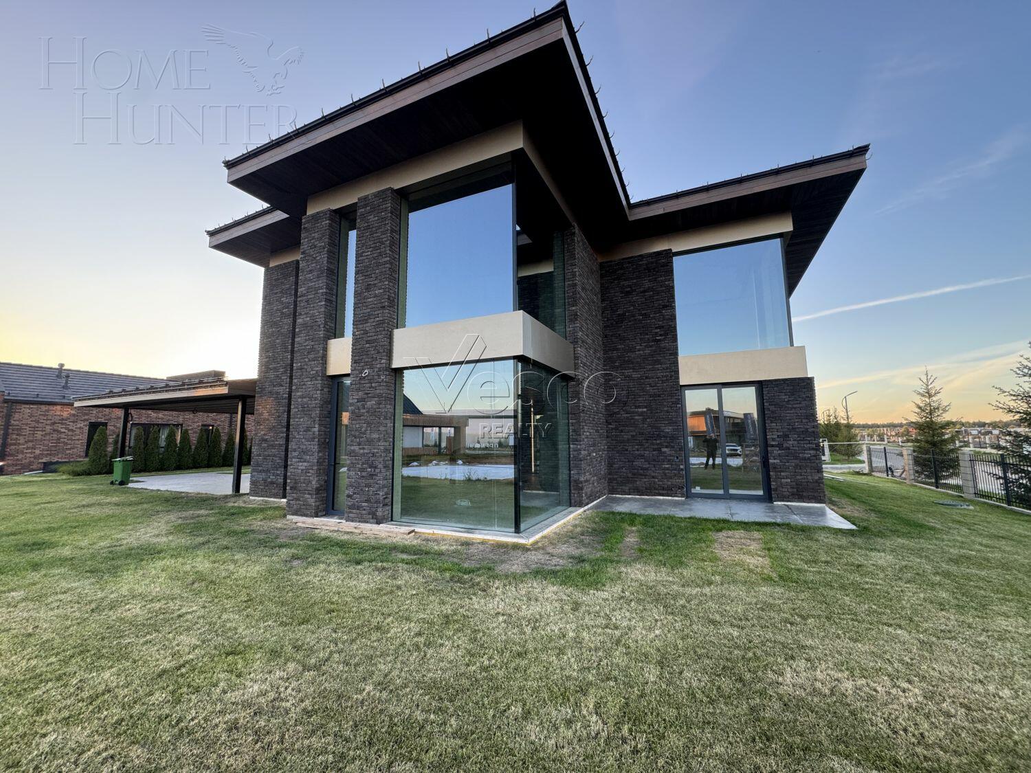 2-этажный коттедж 389 м² с отделкой