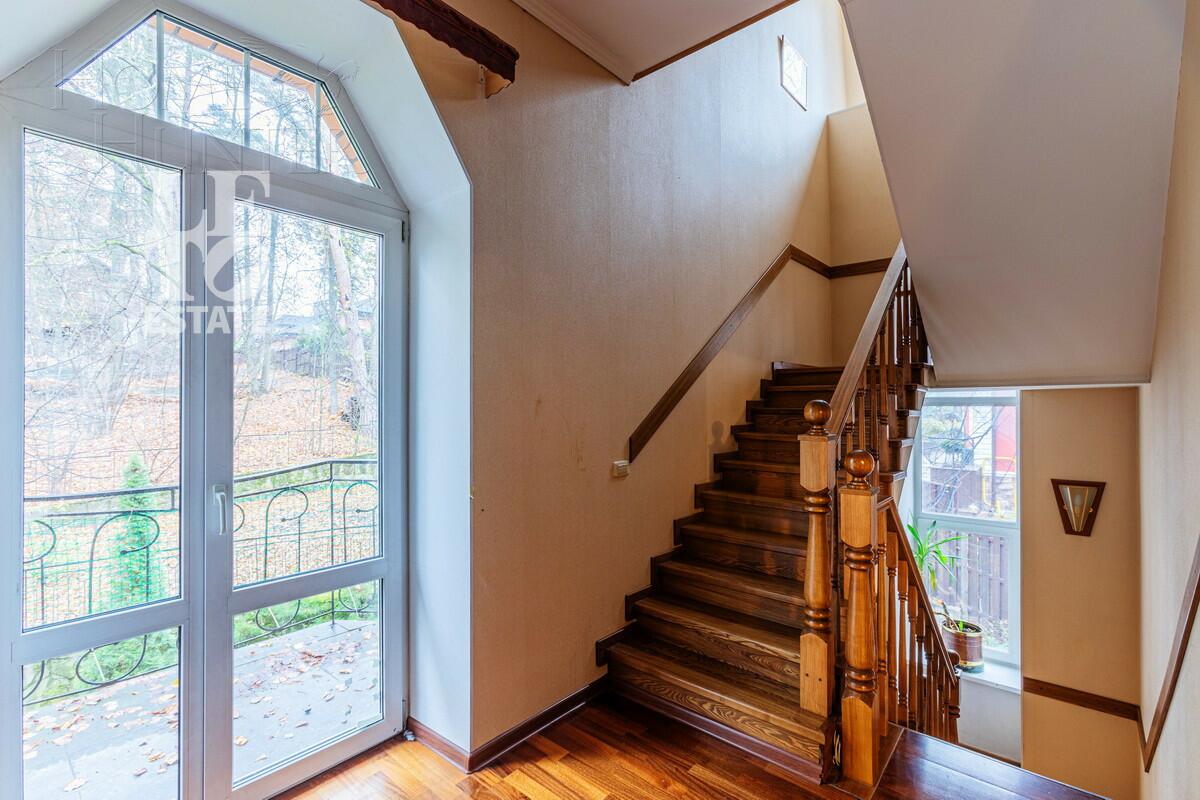 3-этажный коттедж 472 м² без отделки