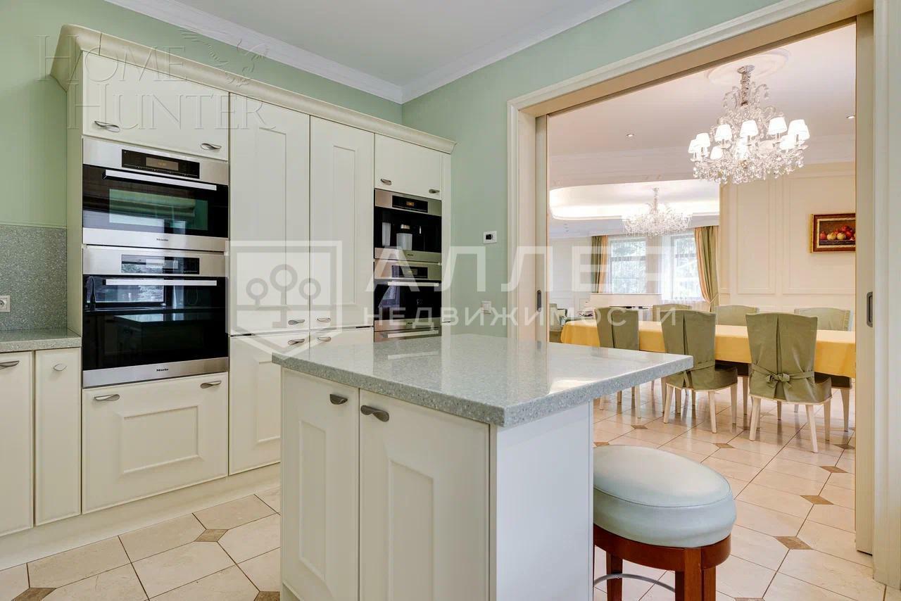 2-этажный коттедж 550 м² с отделкой