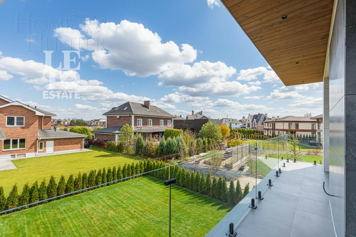 2-этажный коттедж 300 м² с отделкой