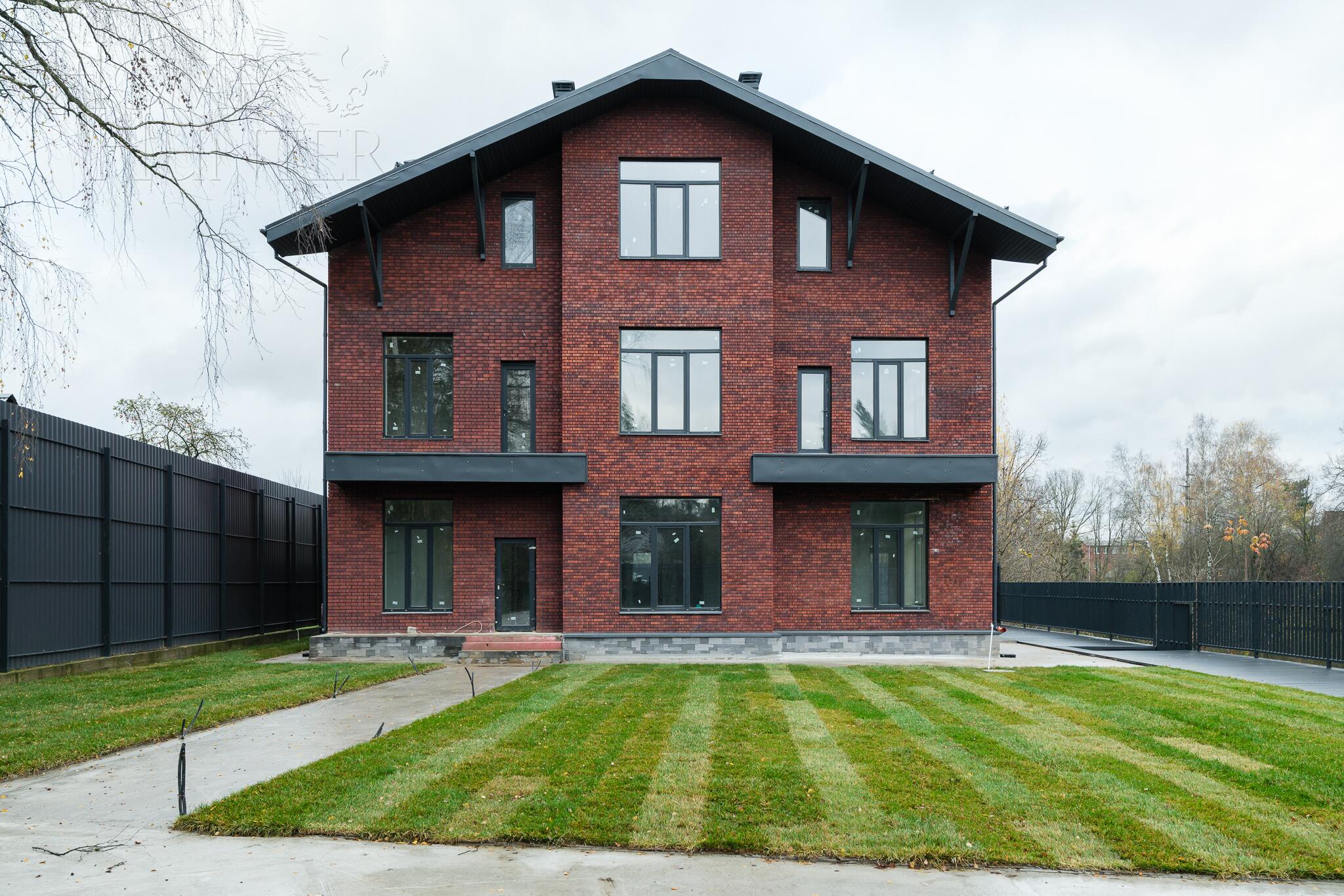 2-этажный коттедж 443 м² без отделки