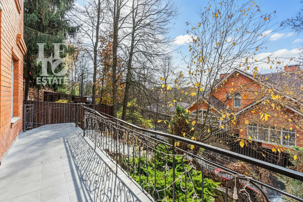 3-этажный коттедж 472 м² без отделки