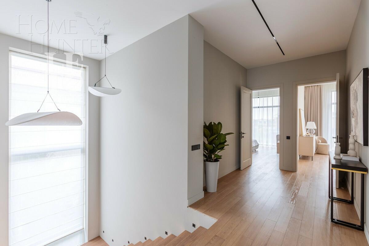 2-этажный коттедж 300 м² с отделкой