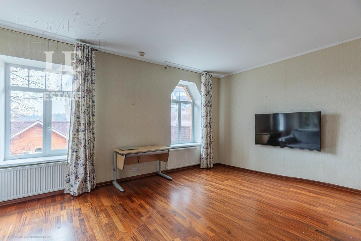 3-этажный коттедж 472 м² без отделки