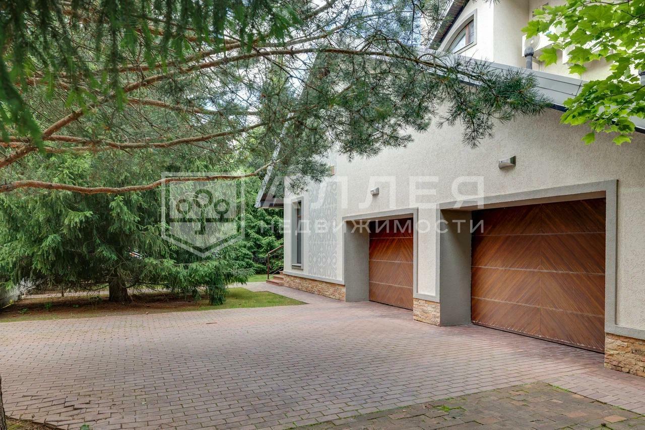 2-этажный коттедж 550 м² с отделкой