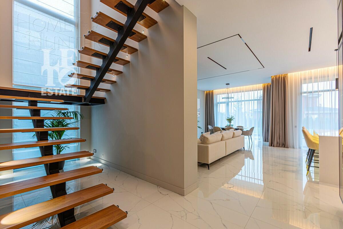 2-этажный коттедж 300 м² с отделкой