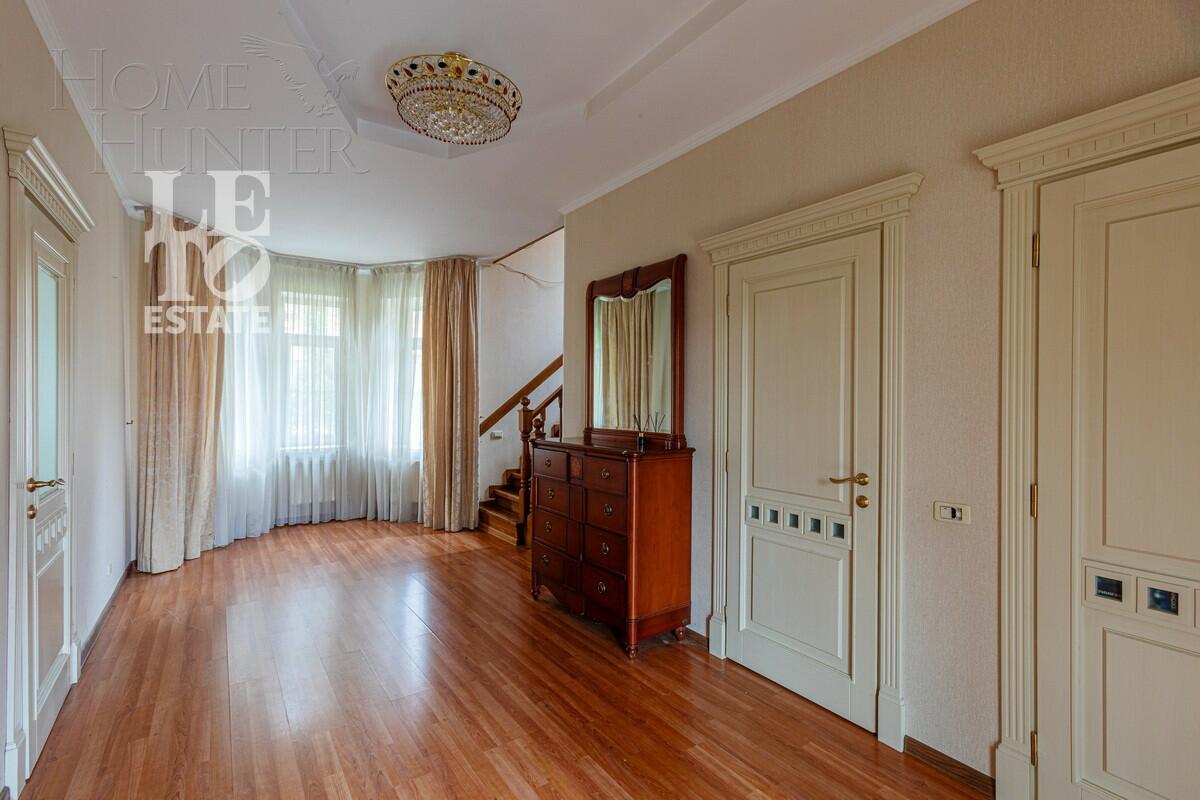 3-этажный коттедж 472 м² без отделки