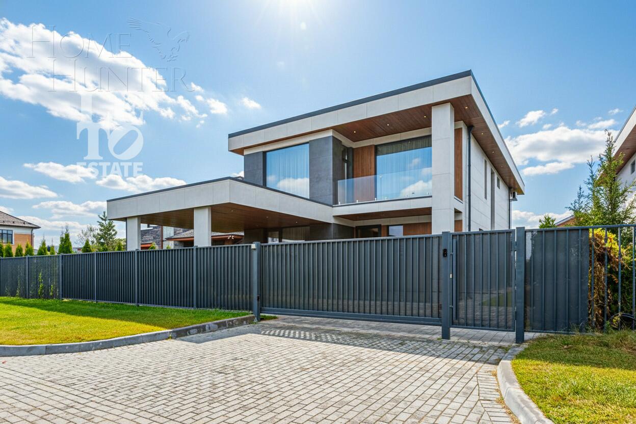 2-этажный коттедж 300 м² с отделкой