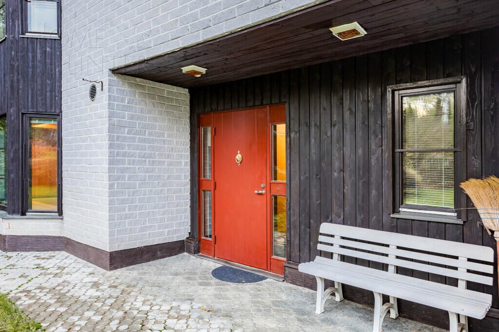 2-этажный коттедж 216 м² с отделкой