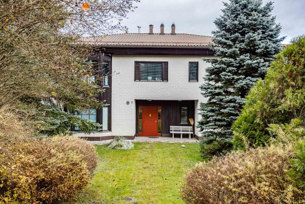 2-этажный коттедж 216 м² с отделкой