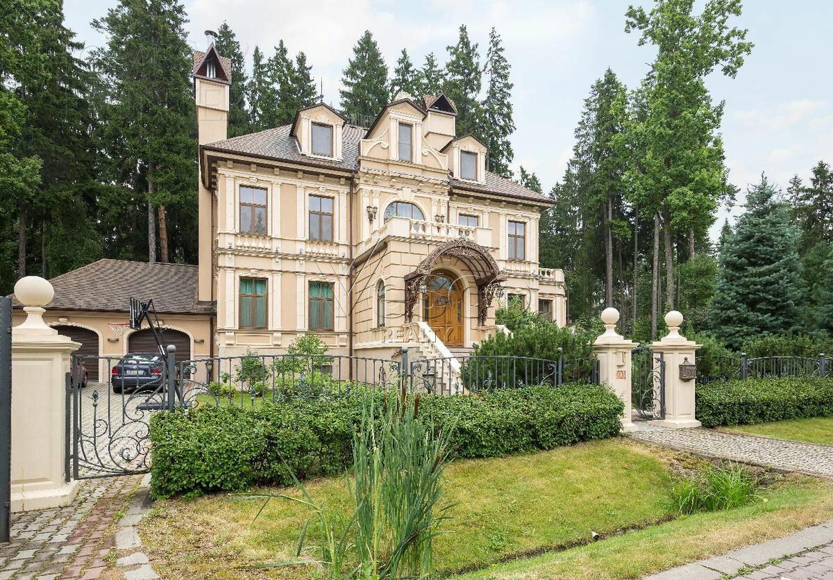 2-этажный коттедж 822 м² с отделкой