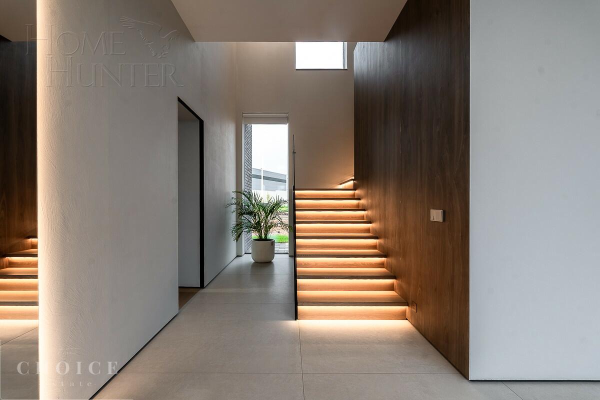 2-этажный коттедж 283 м² с отделкой