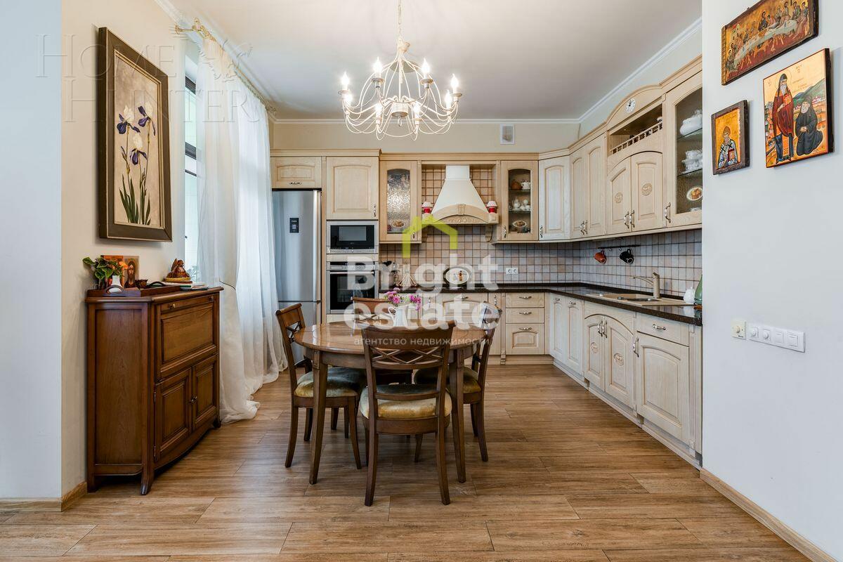 2-этажный таунхаус 220 м² с отделкой