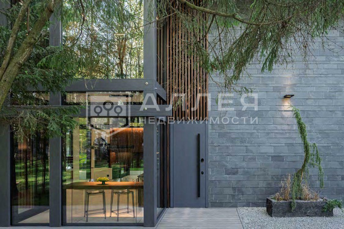 2-этажный коттедж 300 м² с отделкой