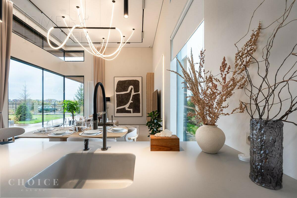 2-этажный коттедж 283 м² с отделкой