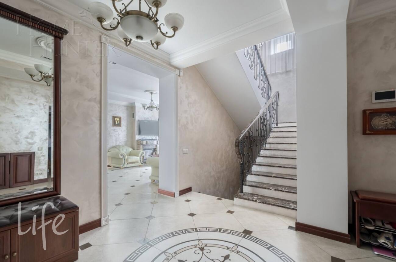 2-этажный коттедж 250 м² с отделкой