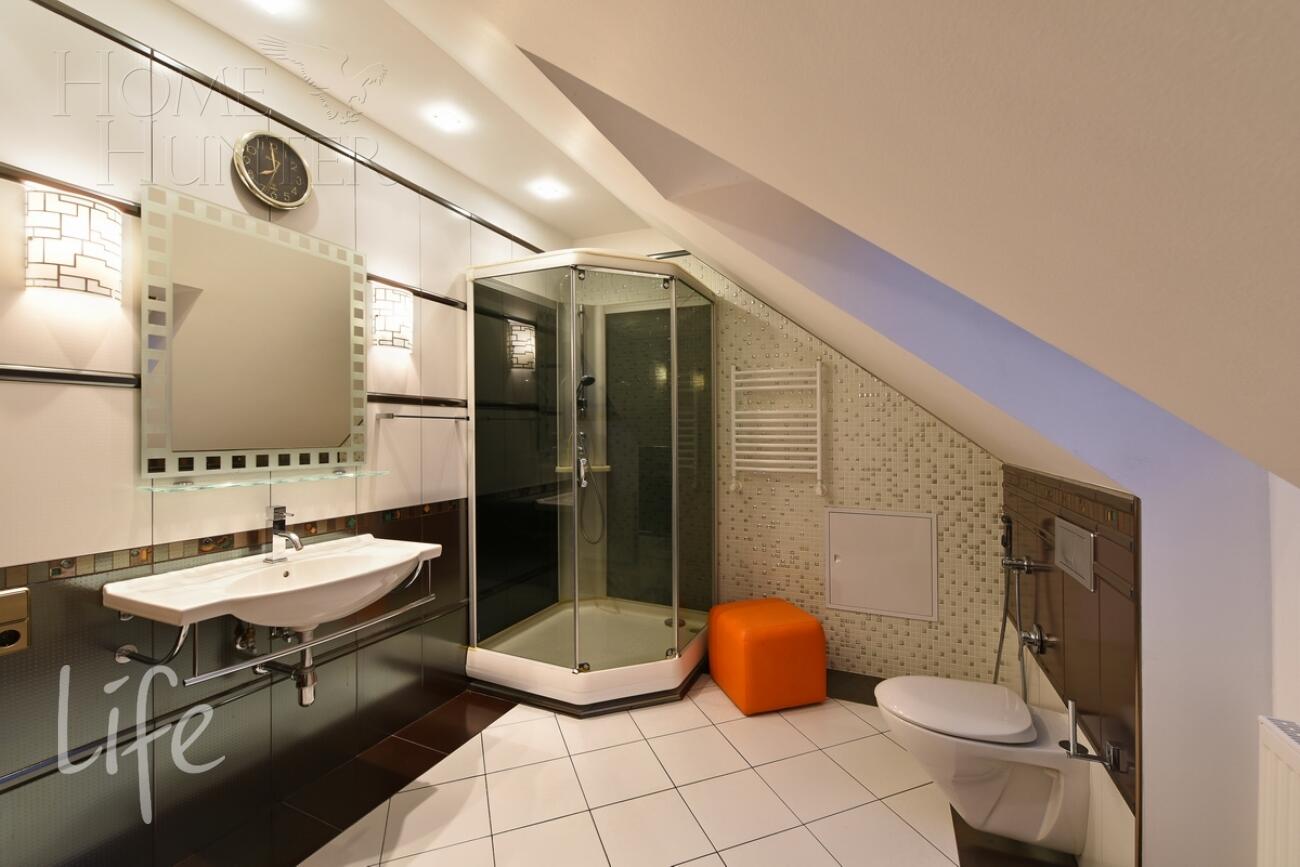 3-этажный коттедж 450 м² с отделкой