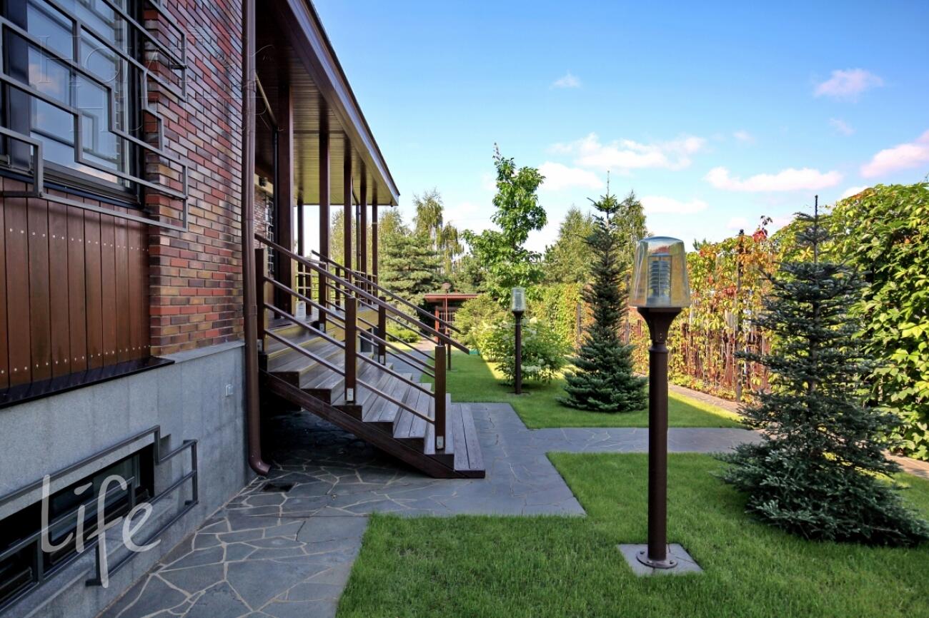 2-этажный коттедж 745 м² с отделкой