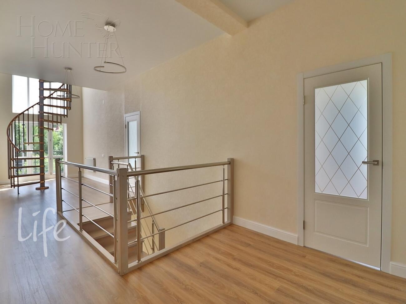 3-этажный коттедж 372 м² с отделкой