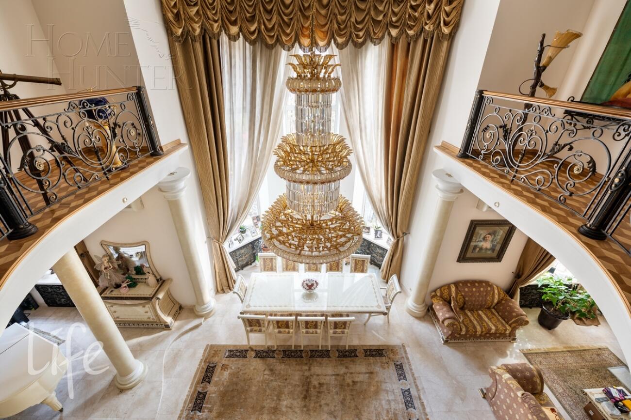 3-этажный коттедж 1 000 м² с отделкой