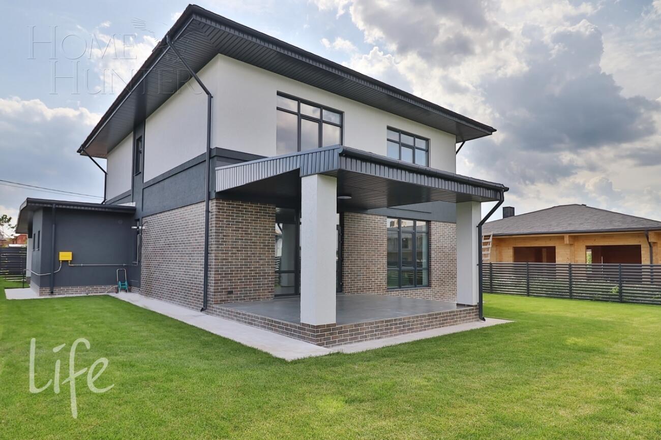 2-этажный коттедж 250 м² с отделкой