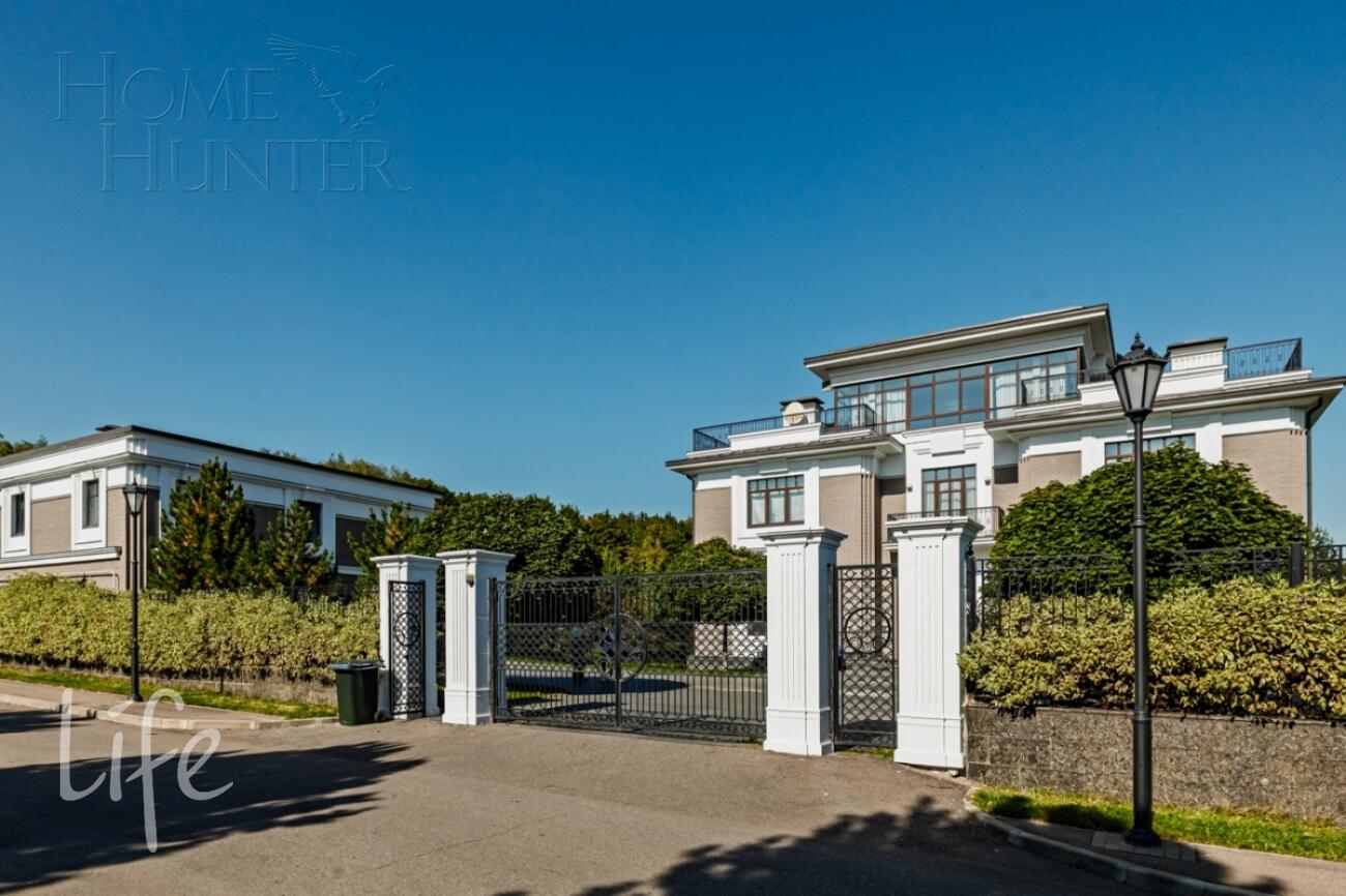 3-этажный коттедж 1 185 м² с отделкой