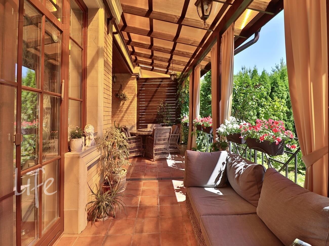 2-этажный таунхаус 345 м² с отделкой