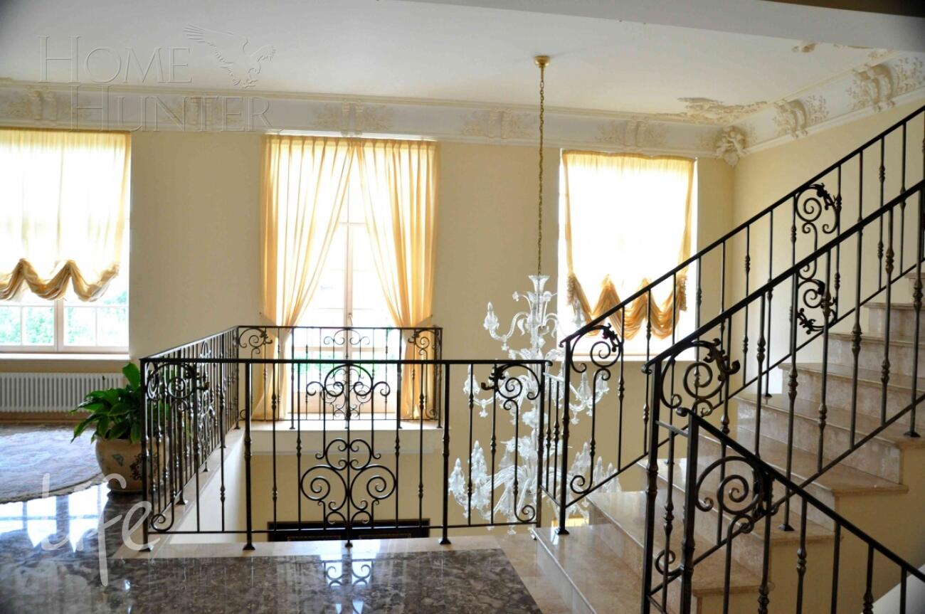 2-этажный коттедж 980 м² с отделкой