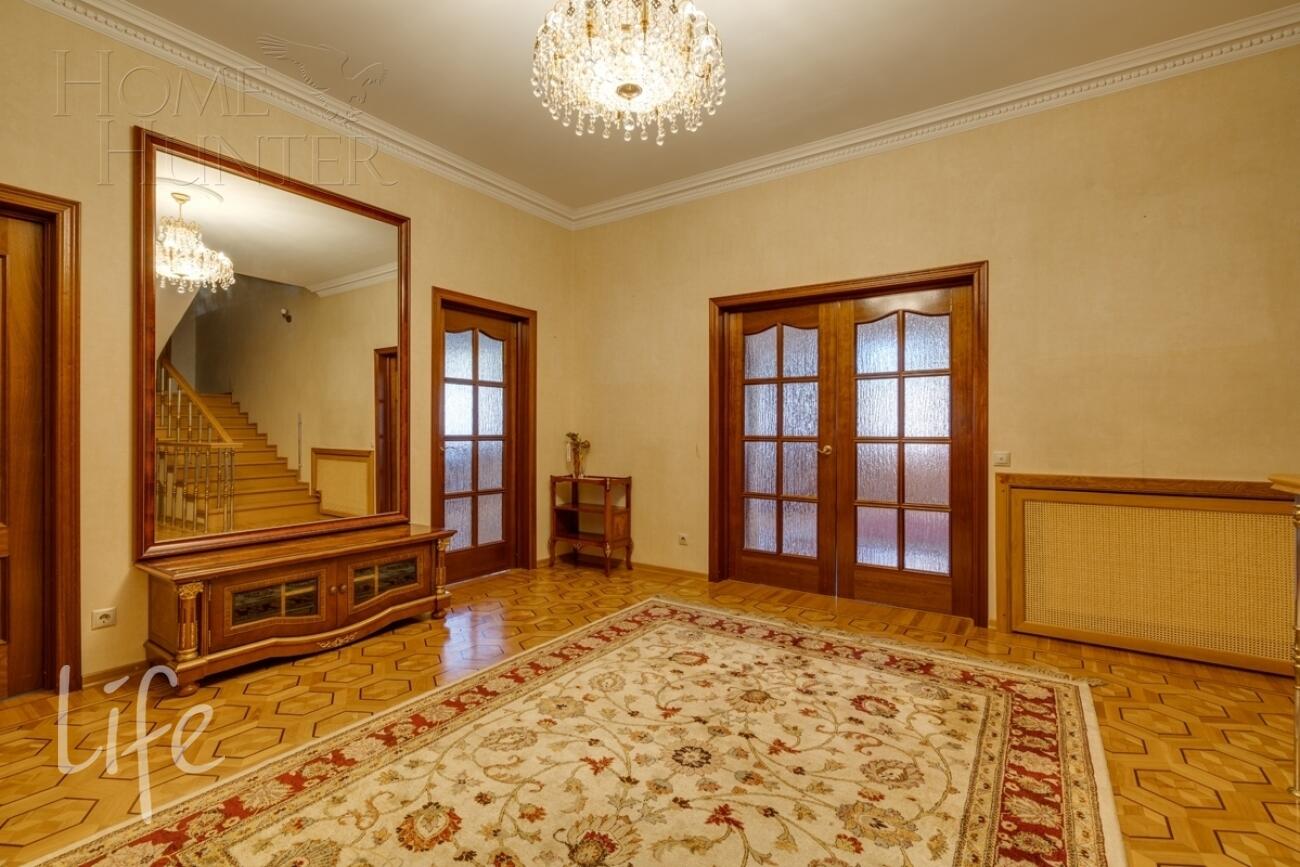 3-этажный коттедж 770 м² с отделкой