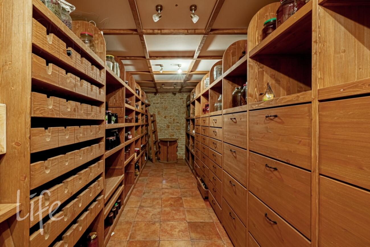 2-этажный коттедж 700 м² с отделкой