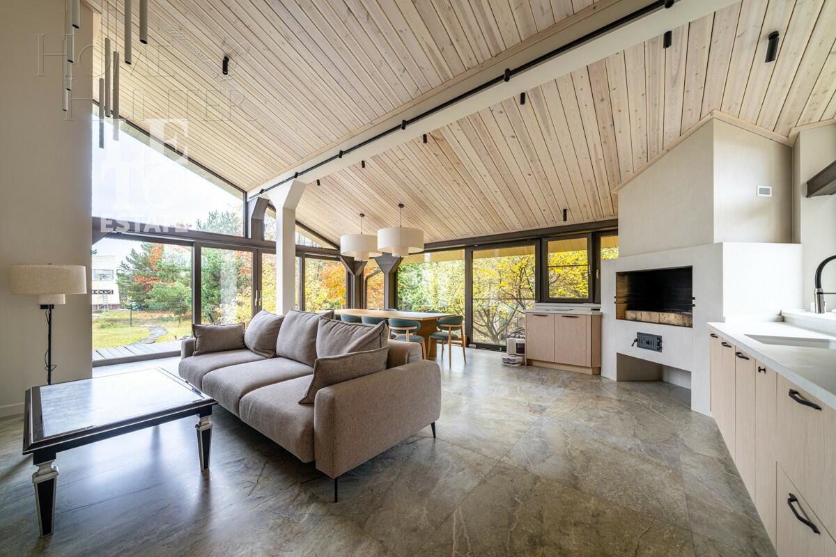 2-этажный коттедж 443 м² с отделкой