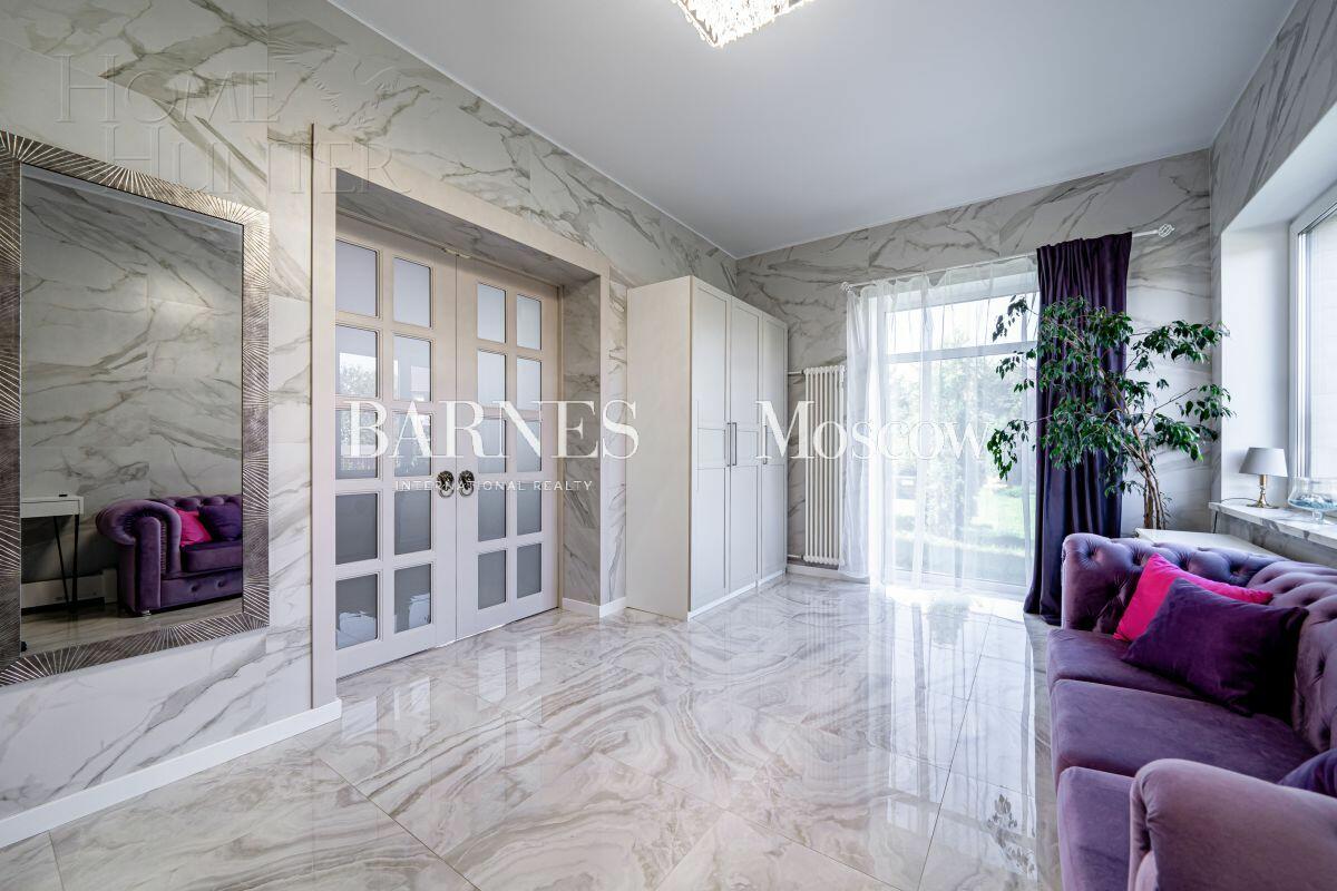 2-этажный коттедж 328 м² с отделкой