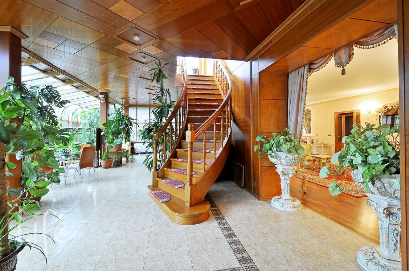 2-этажный коттедж 680 м² с отделкой