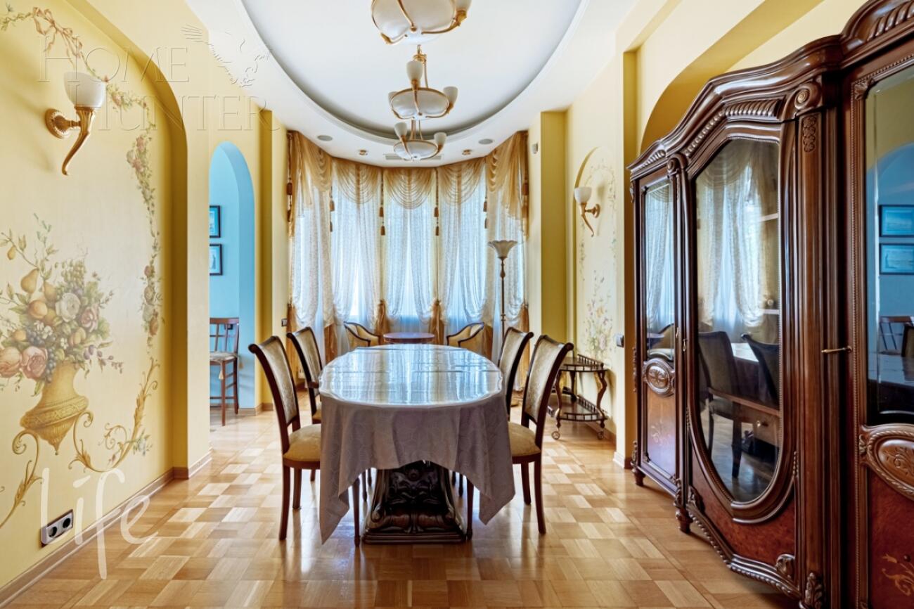 2-этажный коттедж 700 м² с отделкой