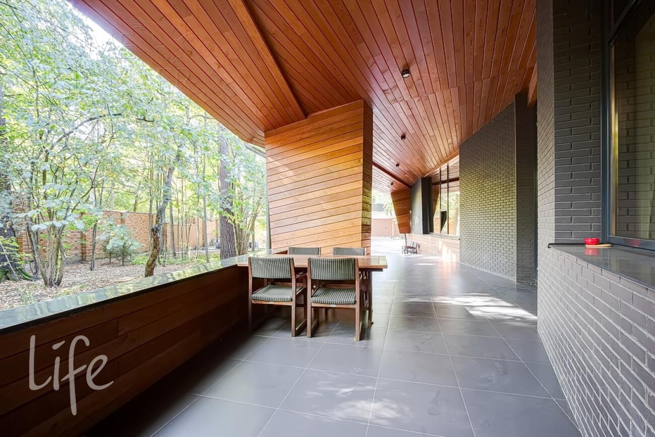 3-этажный коттедж 539 м² с отделкой