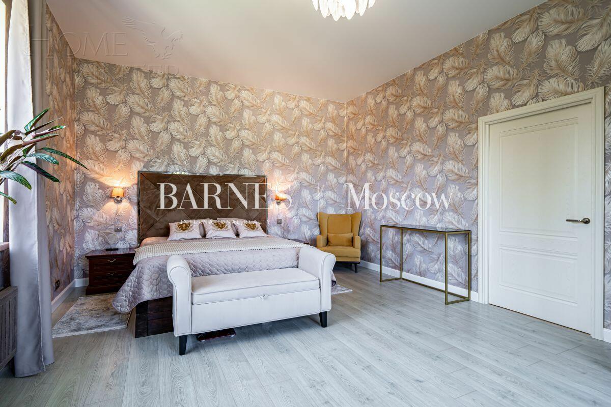 2-этажный коттедж 328 м² с отделкой