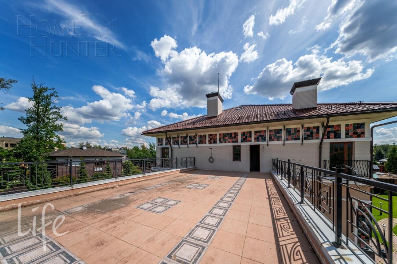 2-этажный коттедж 1 300 м² без отделки