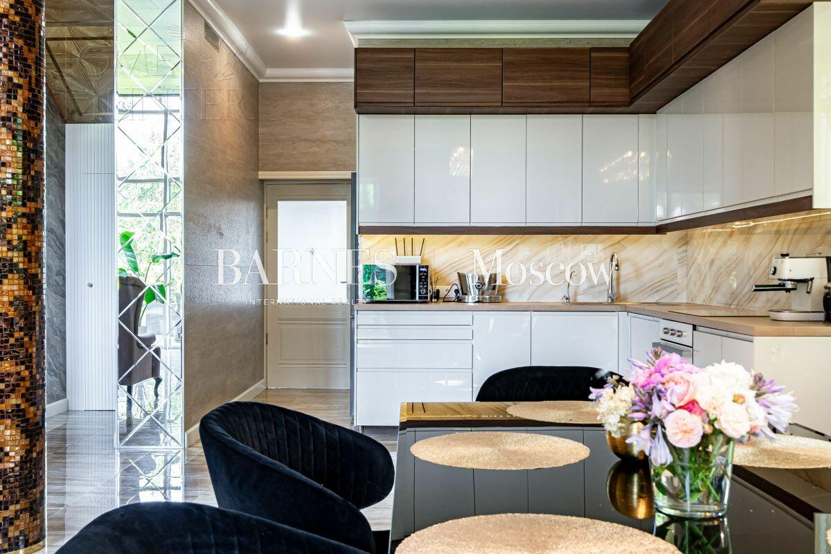 2-этажный коттедж 328 м² с отделкой