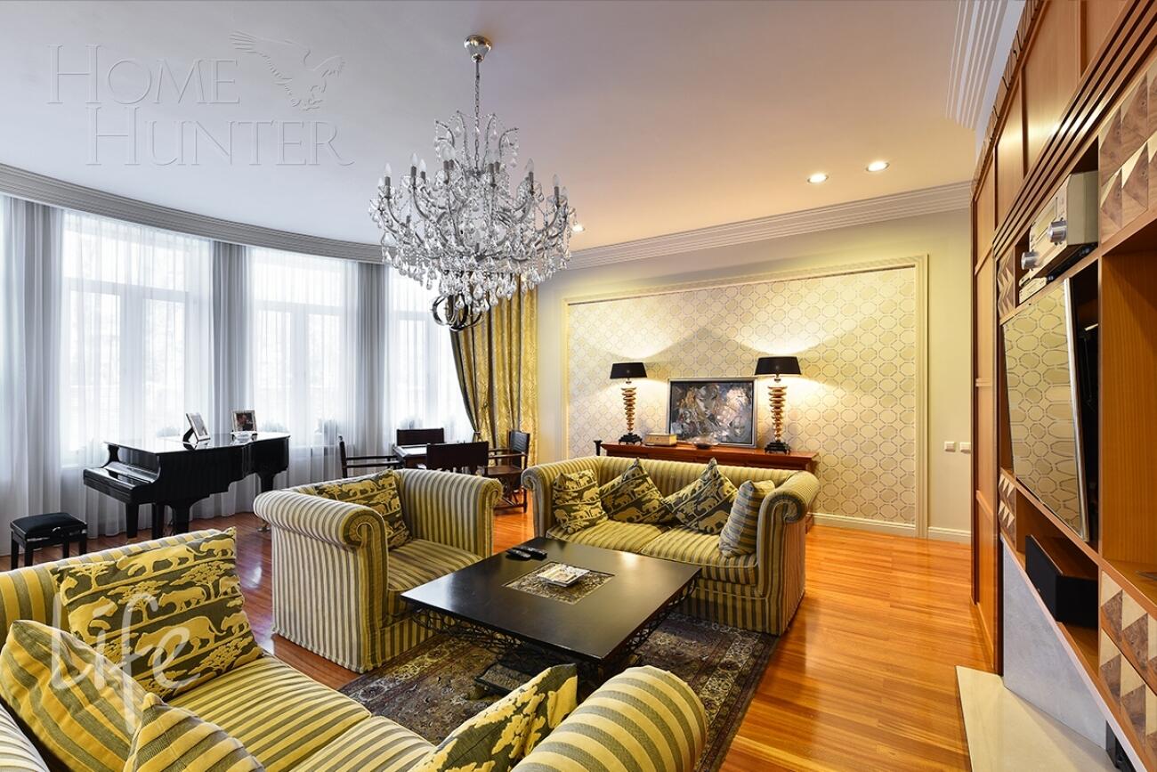 2-этажный коттедж 600 м² с отделкой