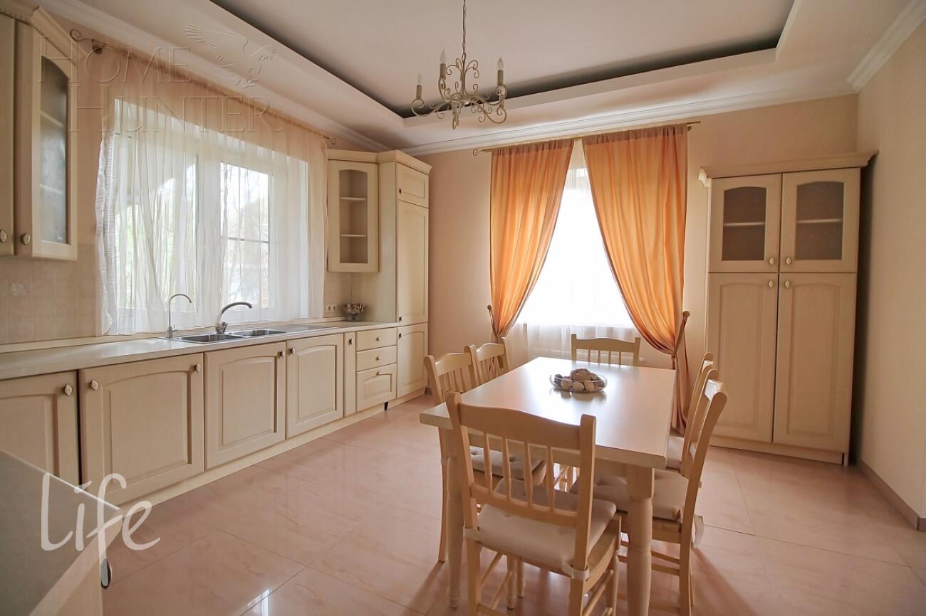 2-этажный коттедж 300 м² с отделкой