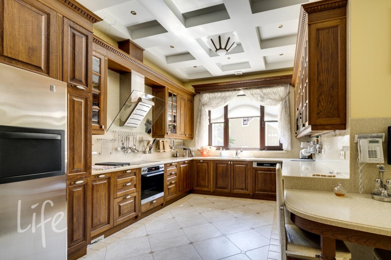 2-этажный коттедж 880 м² с отделкой