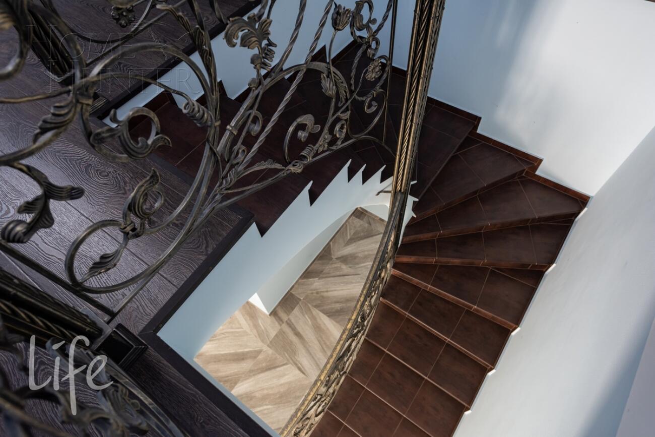 2-этажный коттедж 500 м² с отделкой