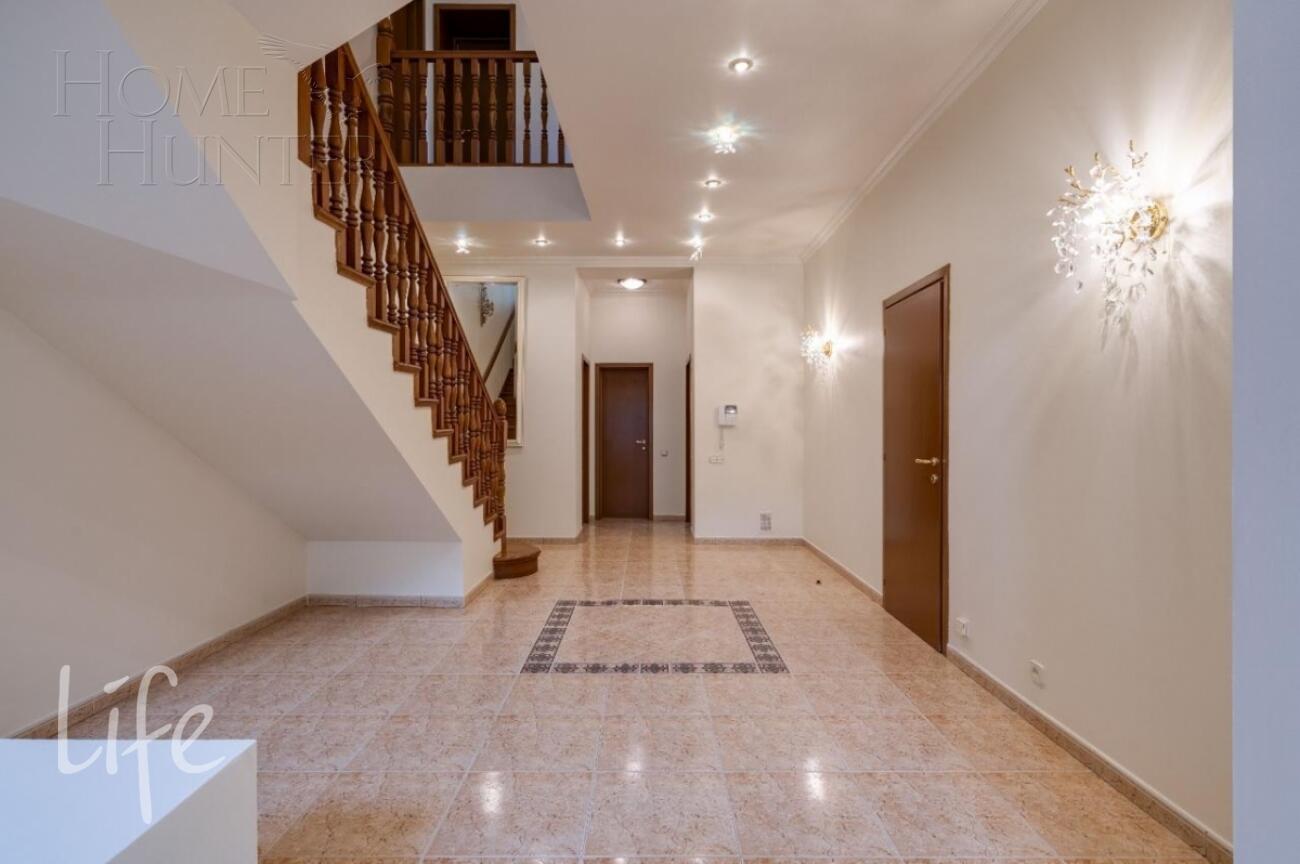 2-этажный коттедж 370 м² с отделкой