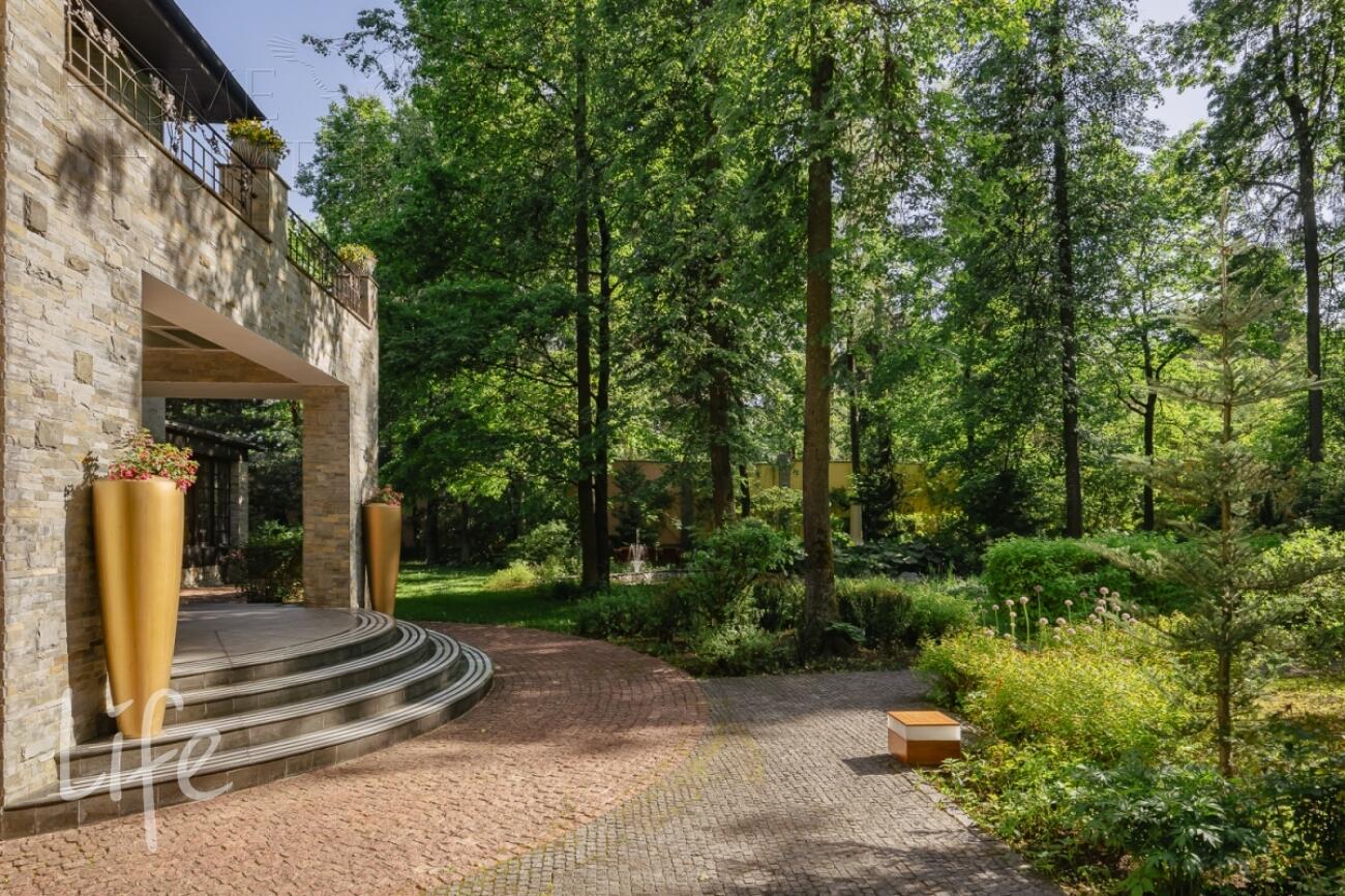 2-этажный коттедж 847 м² с отделкой