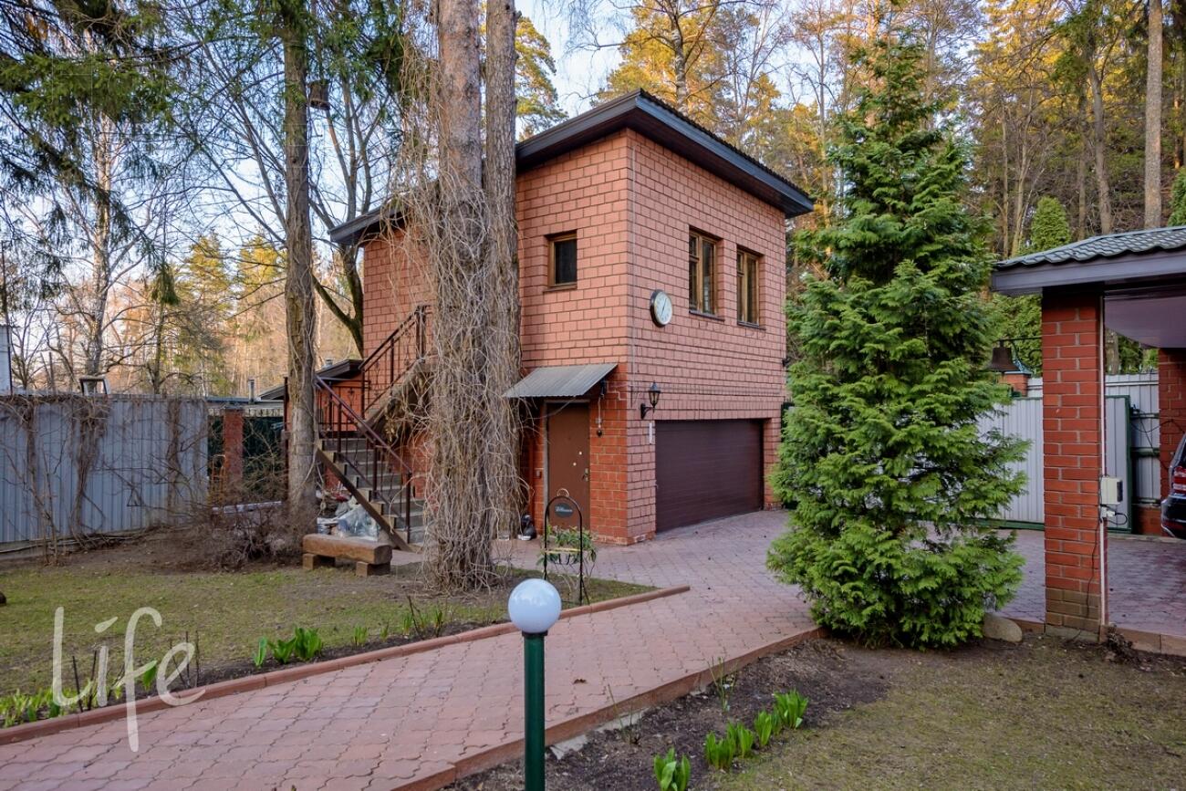 3-этажный коттедж 450 м² с отделкой